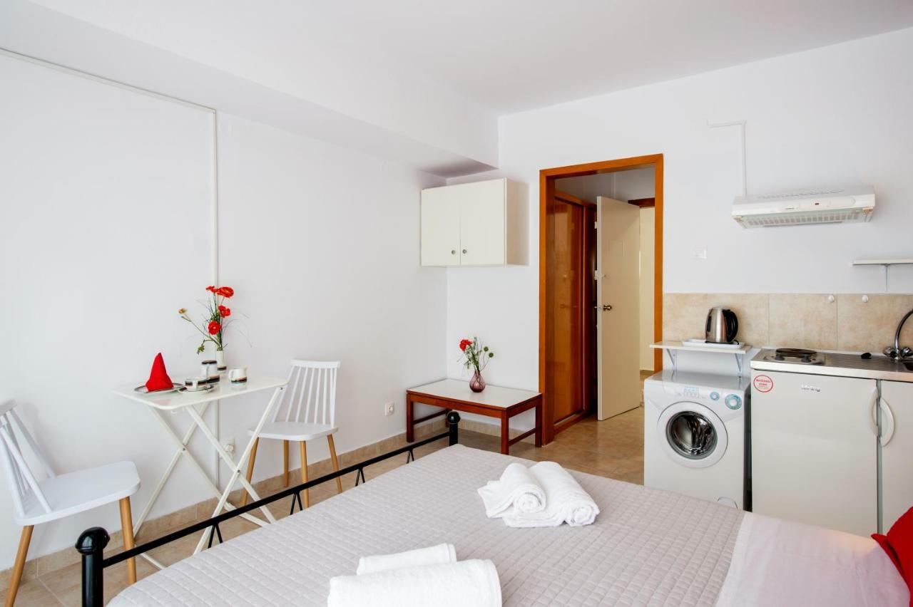 Astoria Studio Vi, Center * Rhodes City